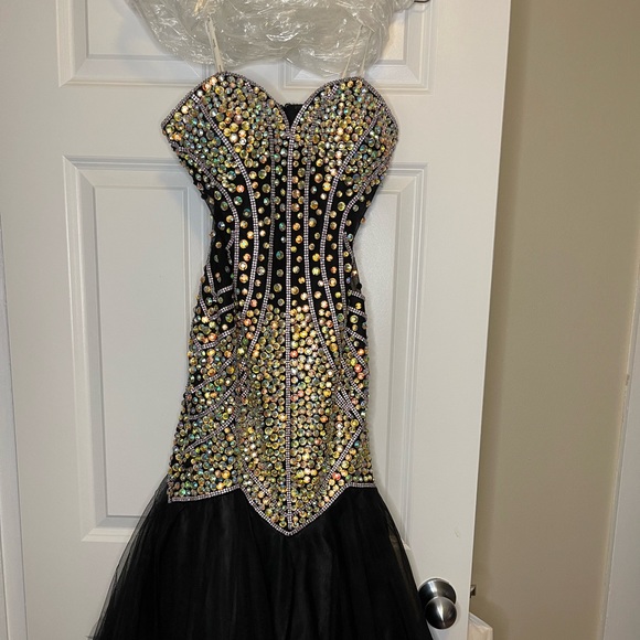 Prom dress - Picture 2 of 16